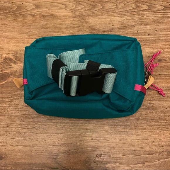 MEC Fanny Pack Hip Bag - Picture 3 of 6